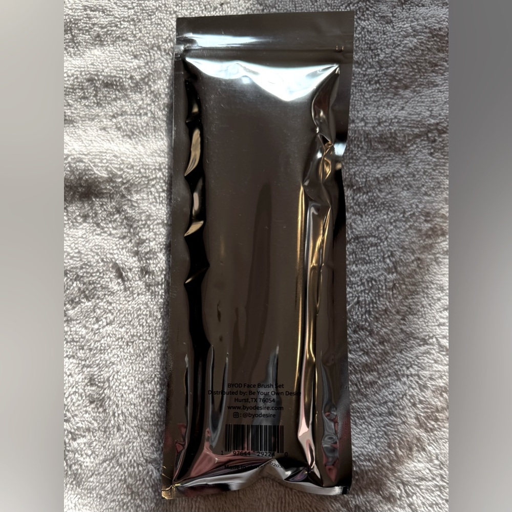 BYOD 3-Piece Face Brush Set BRAND NEW/SEALED - Picture 3 of 3